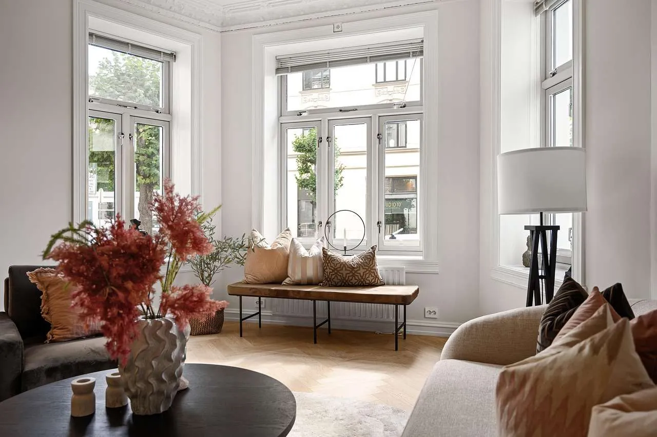 Home Window Repair: Signs, Fixes, and When to Hire